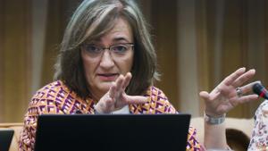 La presidenta de la Autoridad Fiscal, Cristina Herrero, durante su comparecencia en la Comisión de Presupuestos.