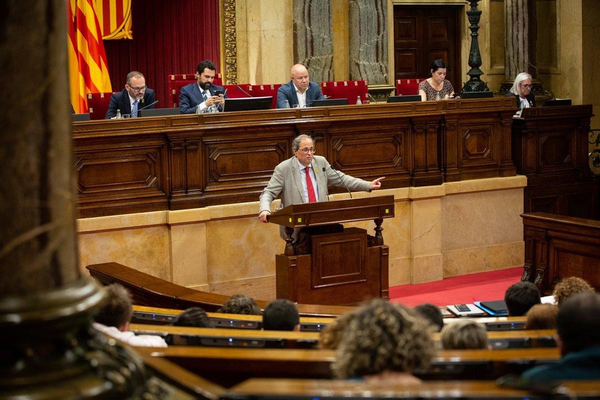 24/07/2019 El presidente de la Generalitat de Cataluña, Quim Torra, interviene desde la tribuna en una sesión en el parlamento catalán. 24/07/2019 El presidente de la Generalitat de Cataluña, Quim Torra, interviene desde la tribuna en una sesión en el parlamento catalán.