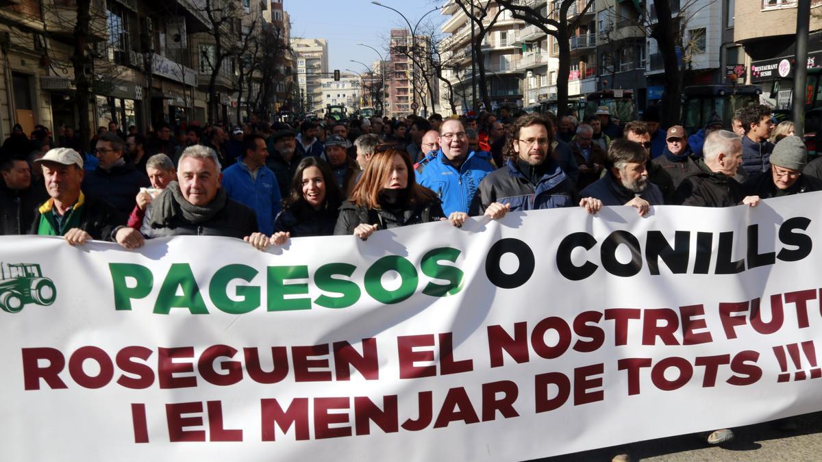 Capçalera de la protesta de pagesos a Lleida