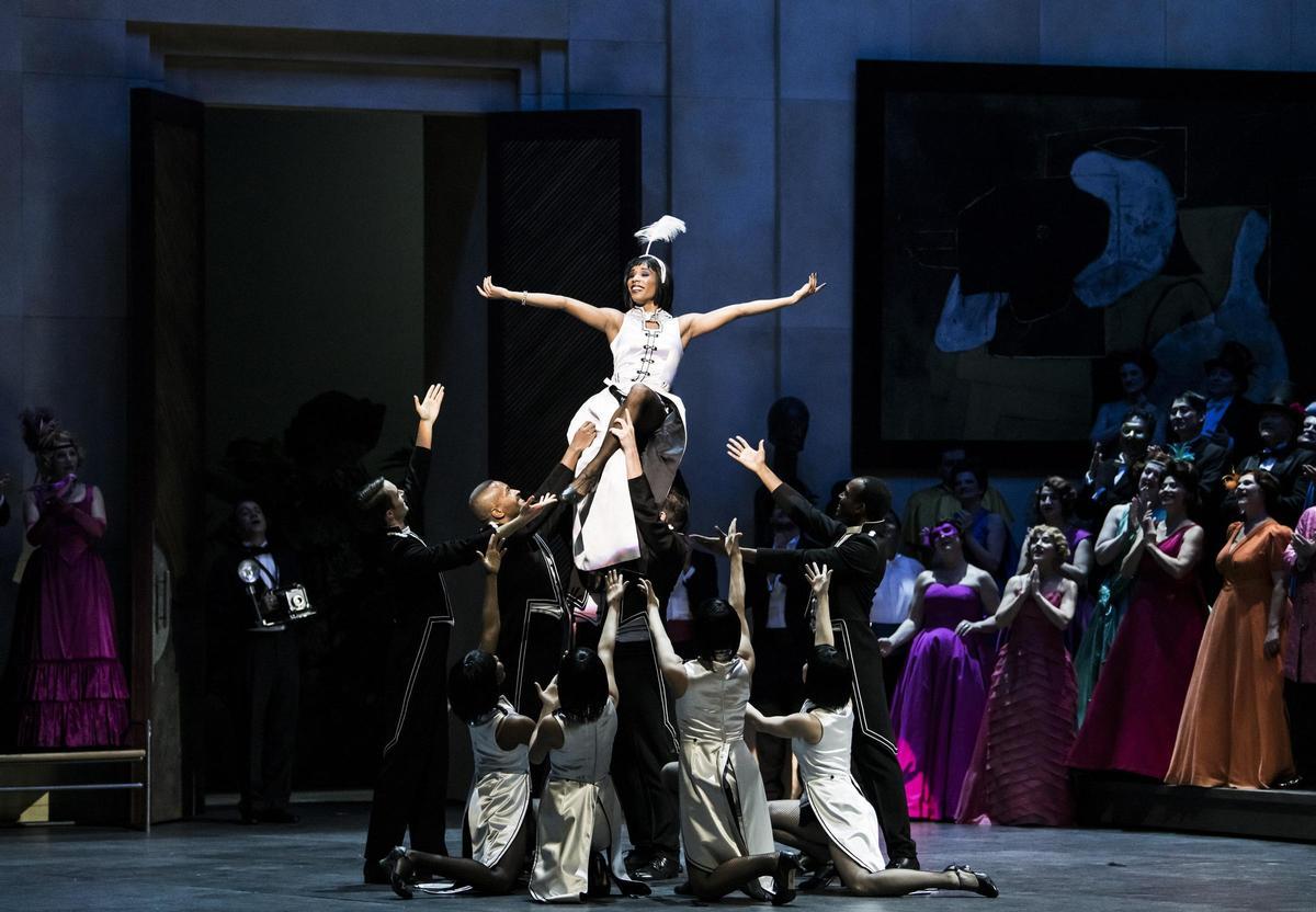 La ópera Manon es una de las grandes estrellas de la programación.