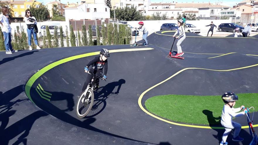 El circuito de &quot;pump track&quot; de Ondara, sobre ruedas