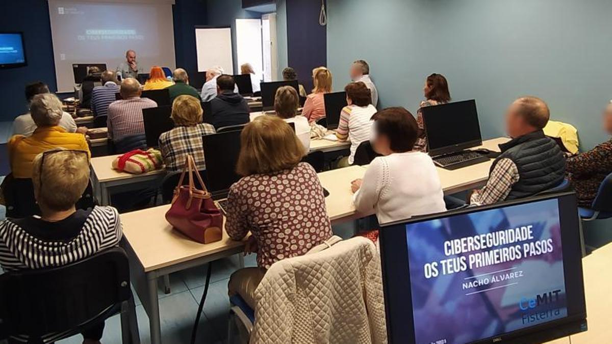 Un aula de la Red CeMIT.