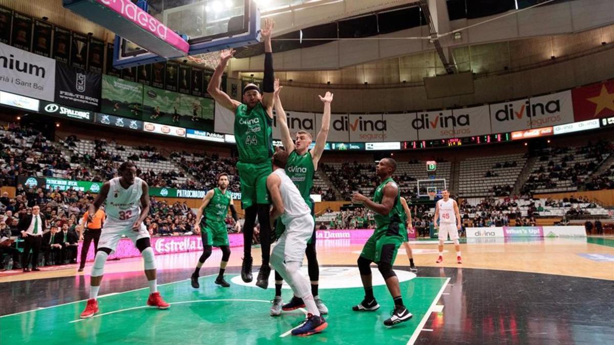 La Penya ha remontado un partido que empezó mal