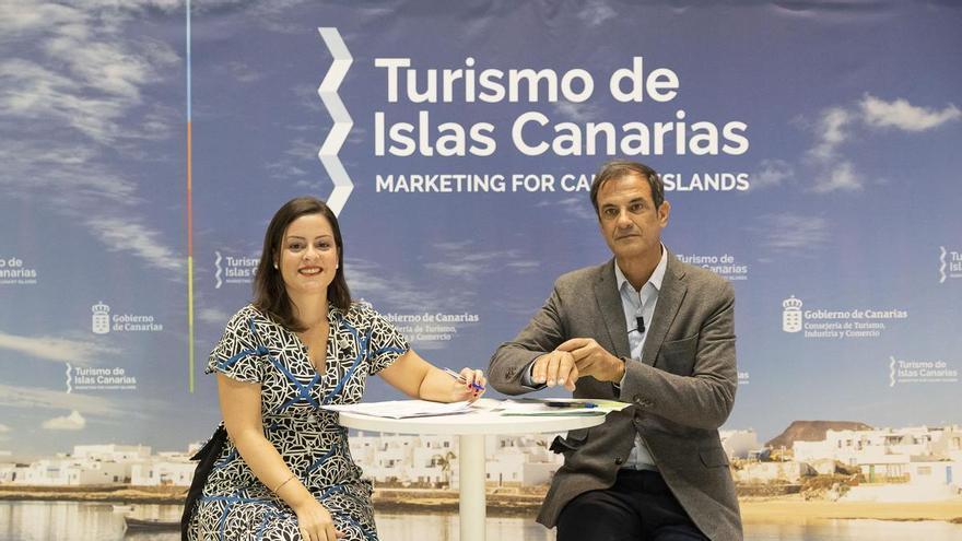 Yaiza Castilla y José Juan Lorenzo, durante la presentación de la participación canaria en Fitur.