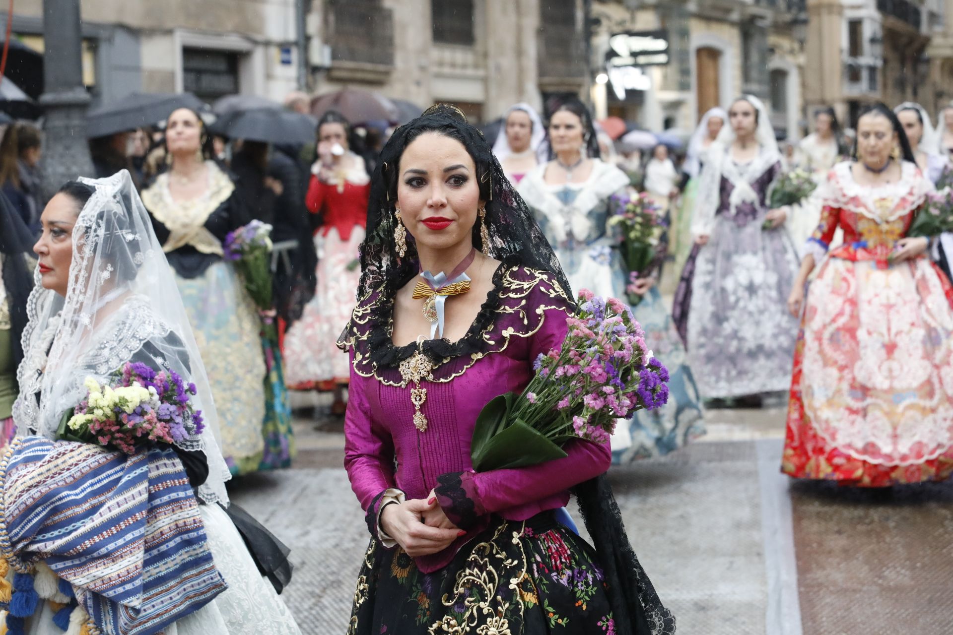 Búscate en el primer día de ofrenda por la calle Quart (entre las 18:00 a las 19:00 horas)