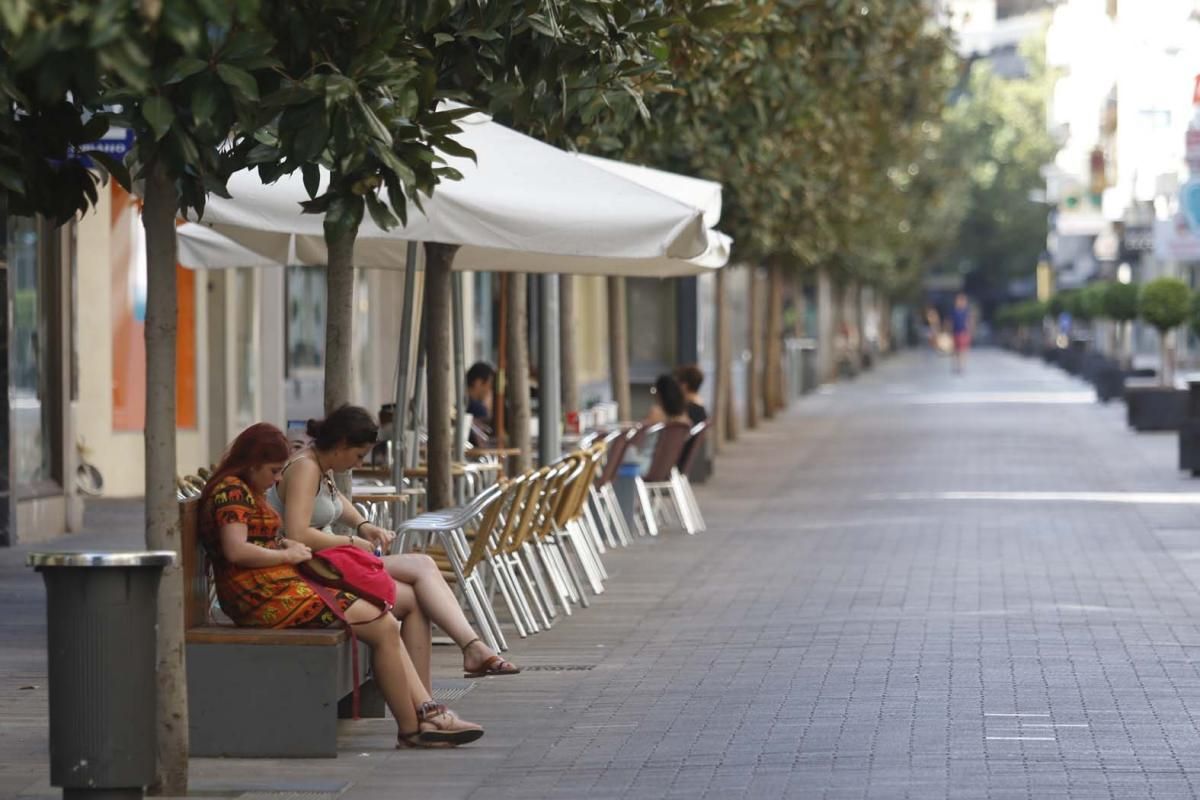 FOTOS: Córdoba calurosa y sola en una tarde de agosto