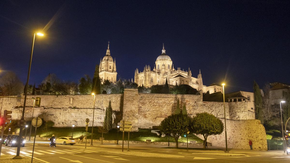 Catedral iluminada.