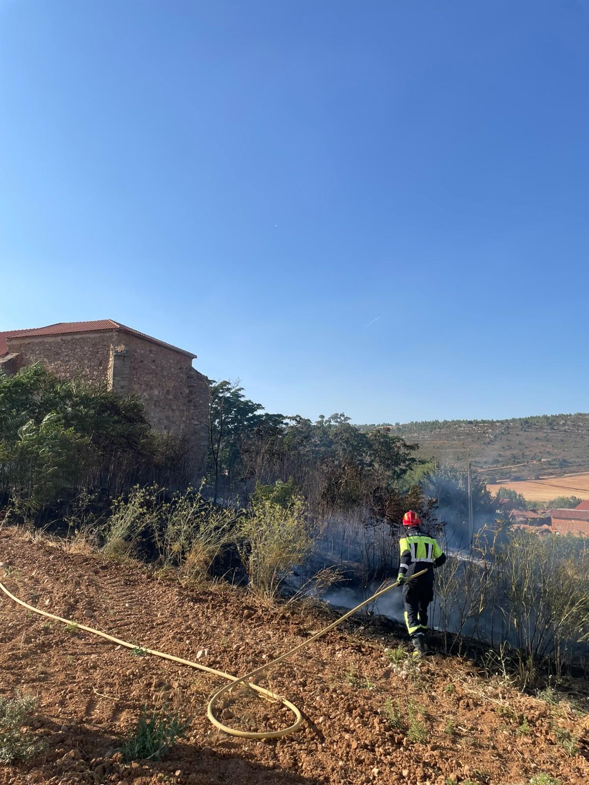 GALERÍA| Así se ha luchado contra el fuego en Cunquilla de Vidriales