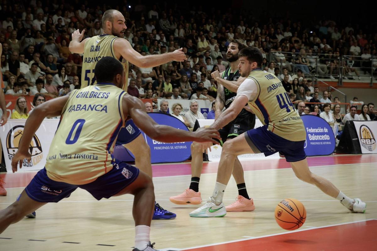 Asturias disfruta de Ricky Rubio en la victoria del Obradoiro ante el Joventut Asturias disfruta de Ricky Rubio en la victoria del Obradoiro ante el Joventut