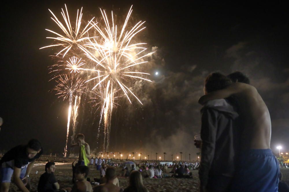 Vanesa Martín abre los días de fiesta con su pregón, seguido del espectáculo de fuegos artificiales y del concierto de la eurovisiva Barei