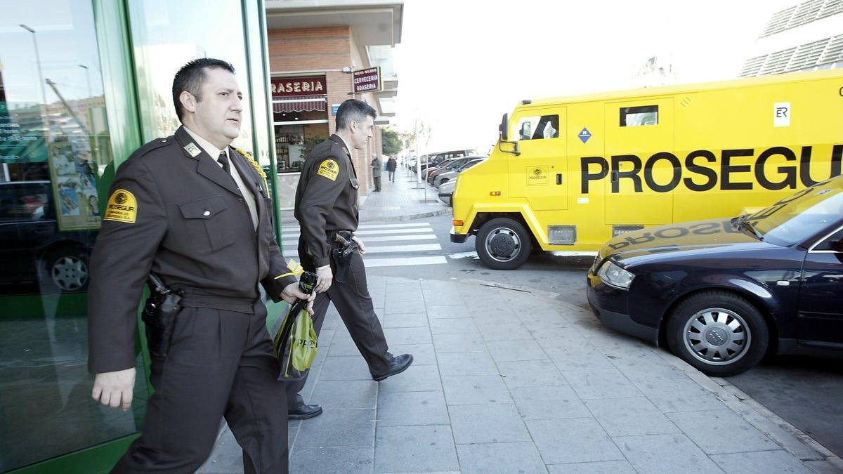 Puede un vigilante de seguridad o policía trabajar en España con