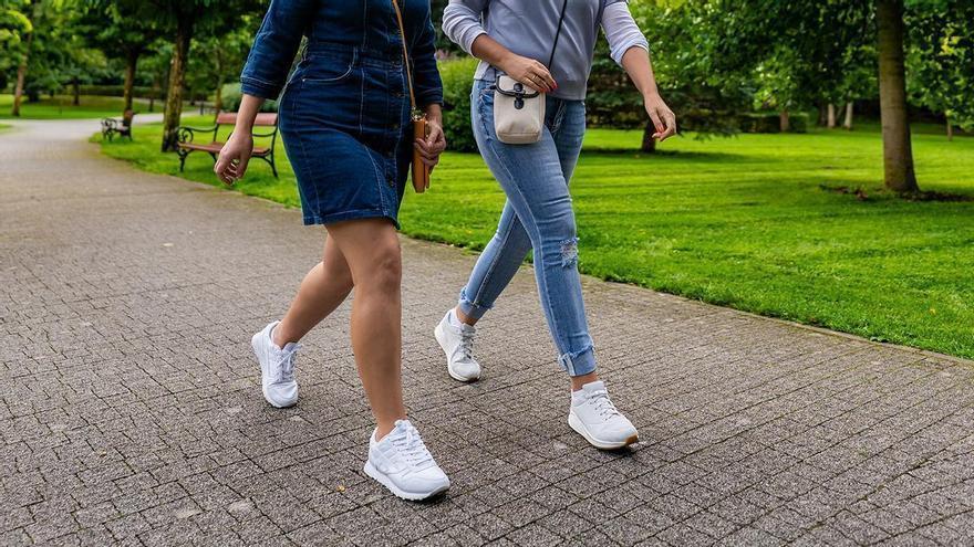 Los nutricionistas por fin coinciden: "Caminar a un ritmo medio de unos 60 minutos al día, todos los días del año, hace que pierdas 108.000 calorías al final del año"