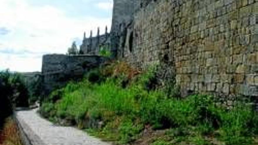 La muralla de Coria recibe 600.000 euros en tres años y medio