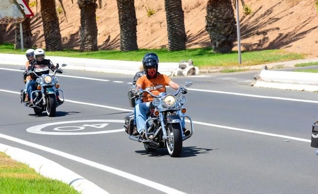 Los clubes de motero de Harley realizan un ...