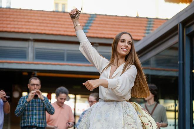 Ensayo de la "dansà de les falles" de la fallera mayor y la corte 2026