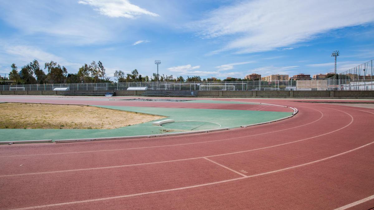 Las pistas de atletismo, pádel y tenis estrenan la apertura de instalaciones deportivas en Mislata