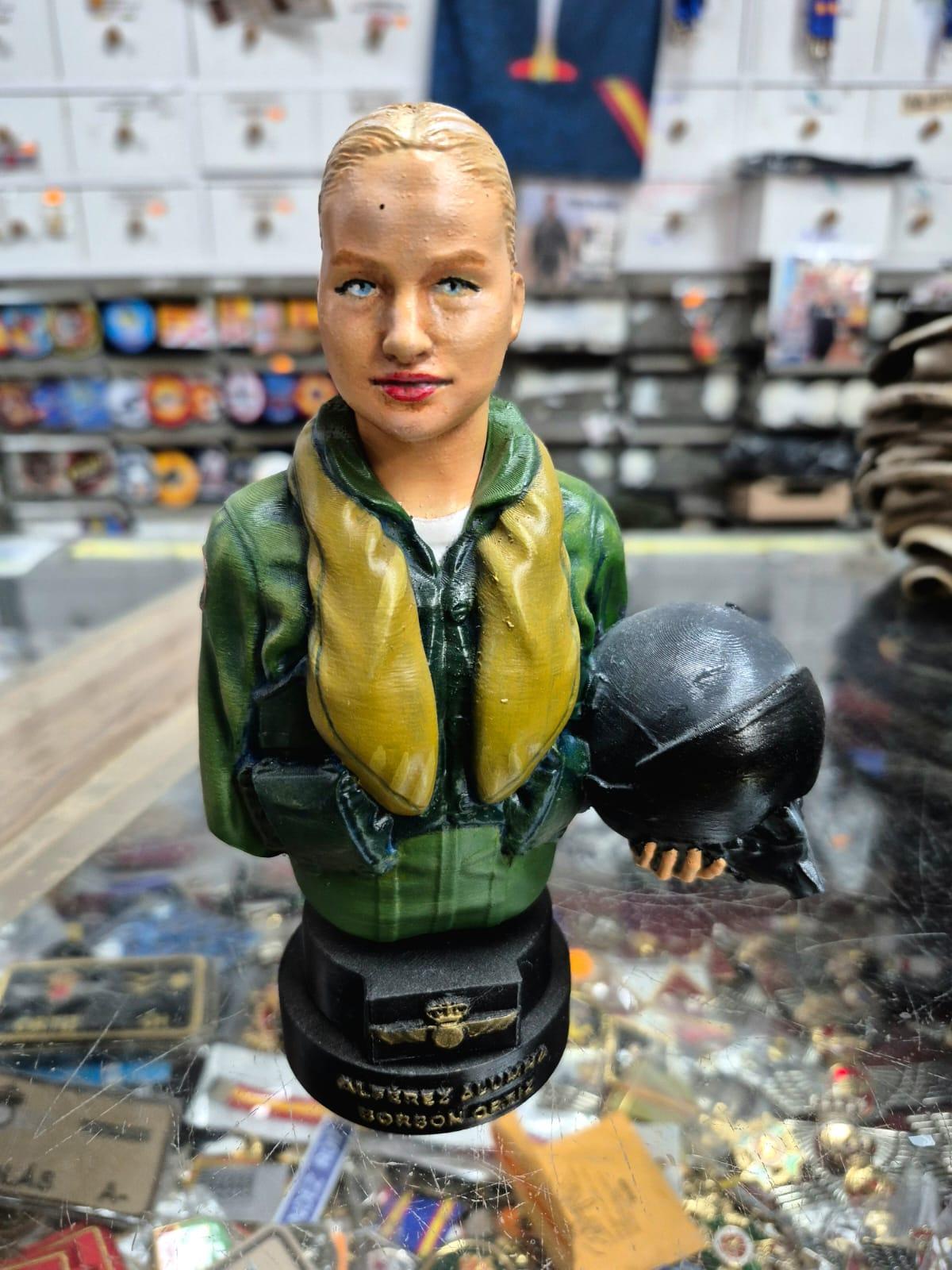 Busto dedicado a la Princesa Leonor que se vende en la tienda Efectos Militares Sevilla de Santiago de la Ribera