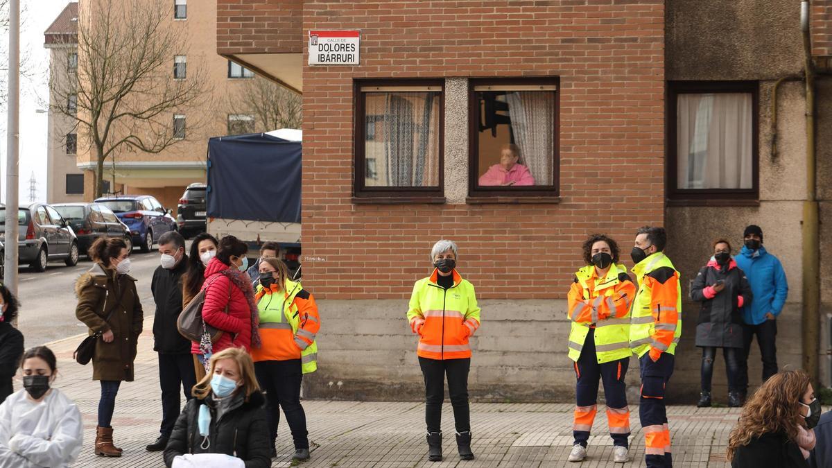 Homenaje de sus compañeros al técnico de ambulancia fallecido en Gijón