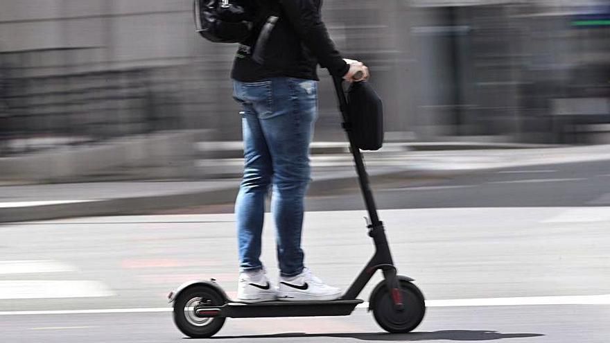 La DGT manda un mensaje a todos los que tienen un patinete eléctrico: a partir de ahora será obligatorio