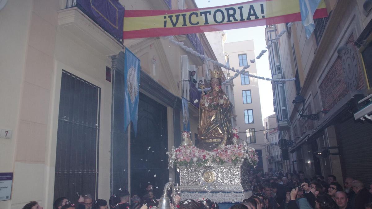 Traslado de la Virgen de la Victoria desde Santiago a los Santos Mártires.