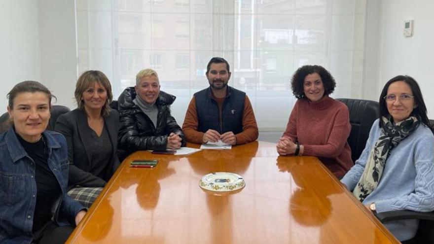 Falomir y Periz se reunieron con las directoras de los cuatro colegios de l’Alcora.