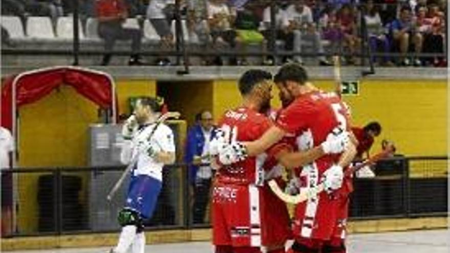 Els jugadors del Girona celebrant un dels gols del triomf d&#039;ahir a Palau II.