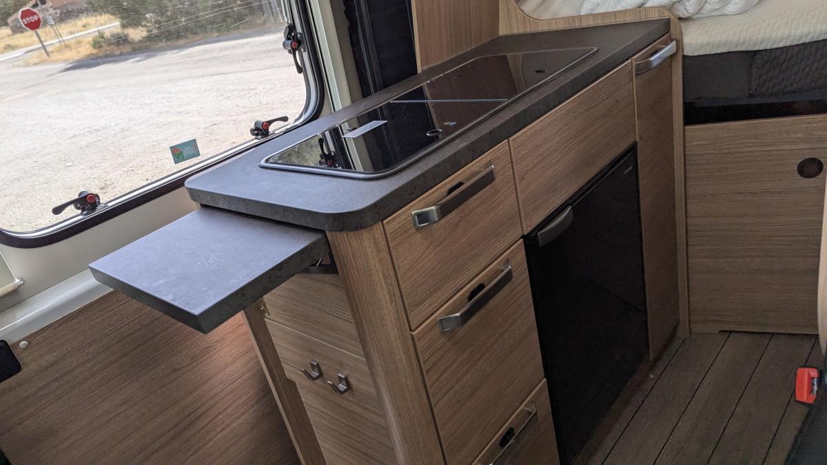 Modulo de cocina de la Weinsberg CaraBus 540 MQ