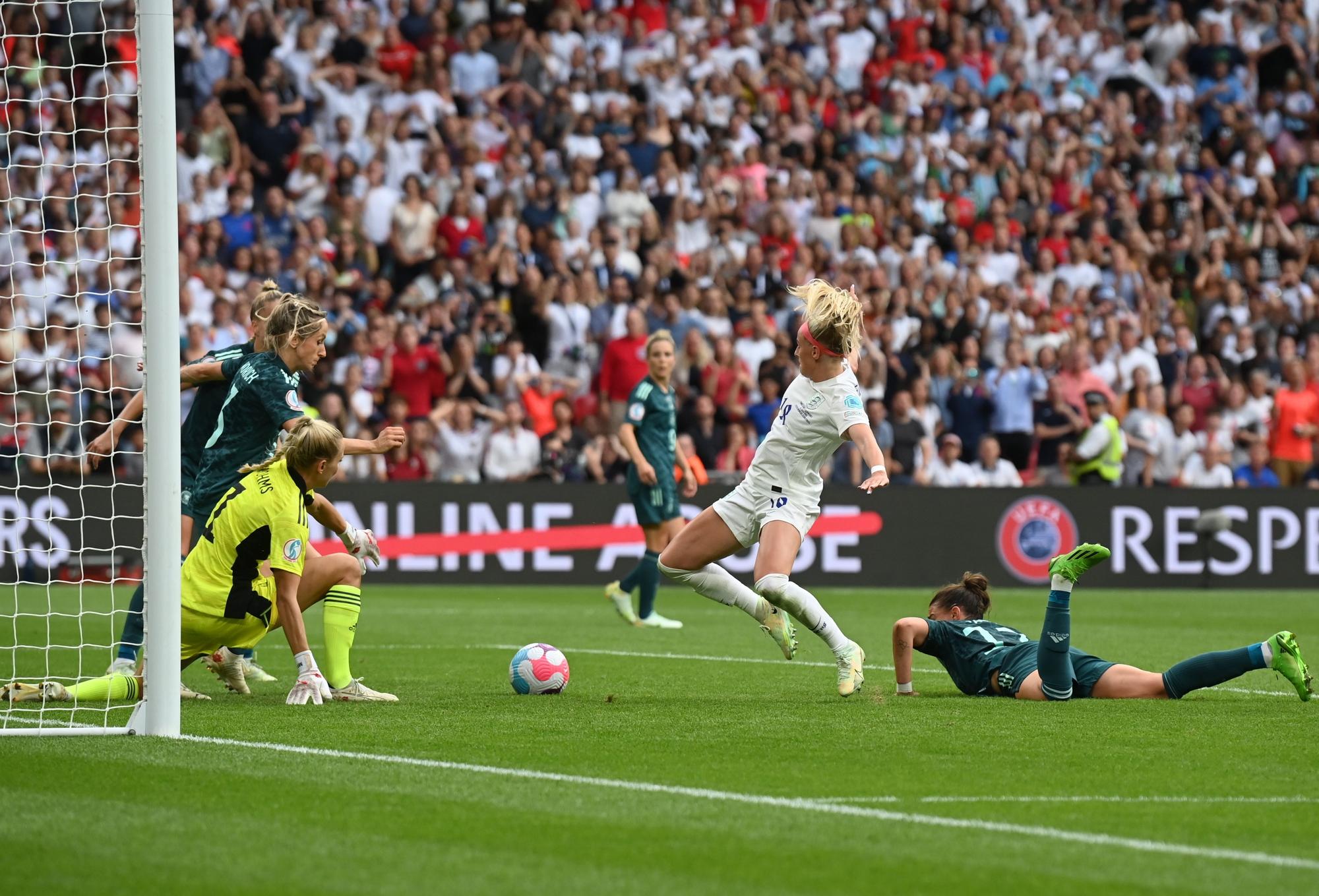 Así ha sido el gol de Kelly para que Inglaterra gane la Eurocopa Femenina