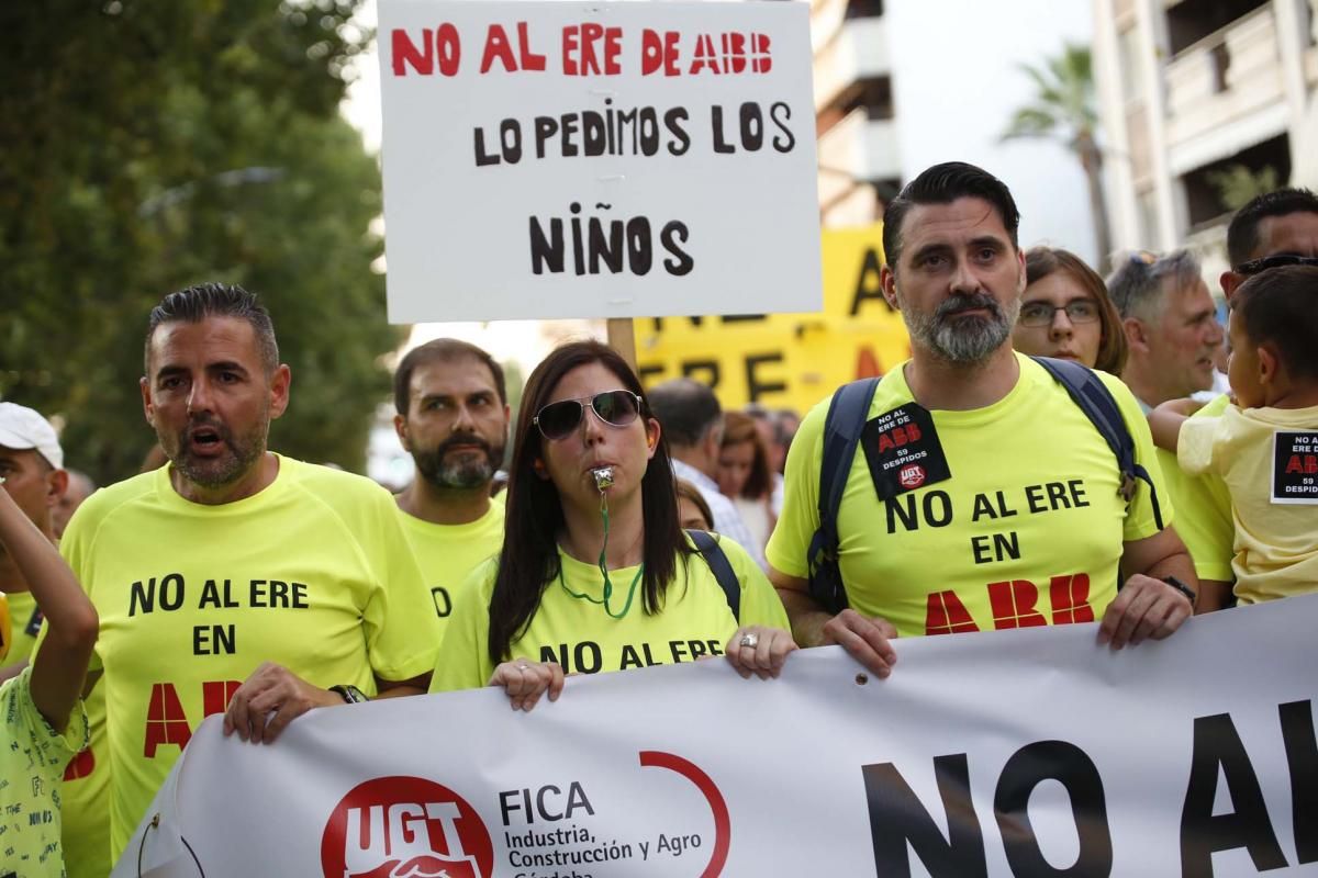 3.000 cordobesas se manifiestan contra el ERE de ABB