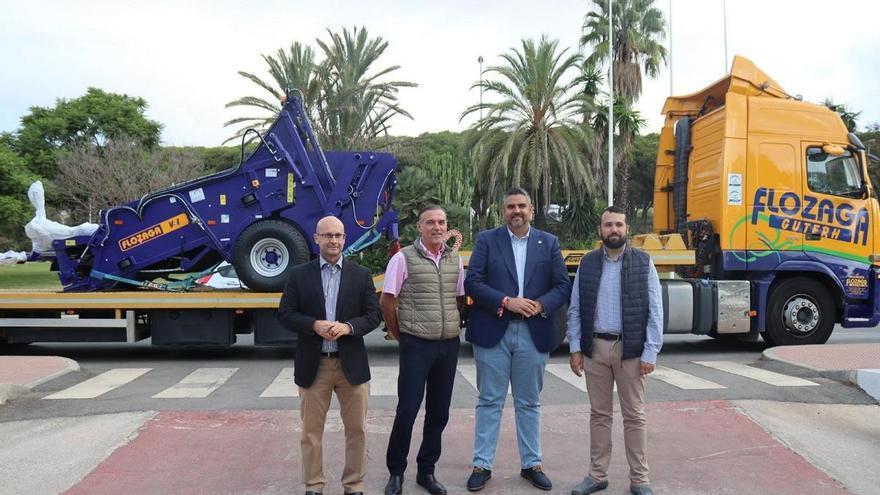 La Mancomunidad Occidental entrega una máquina cribadora de arena a Mijas