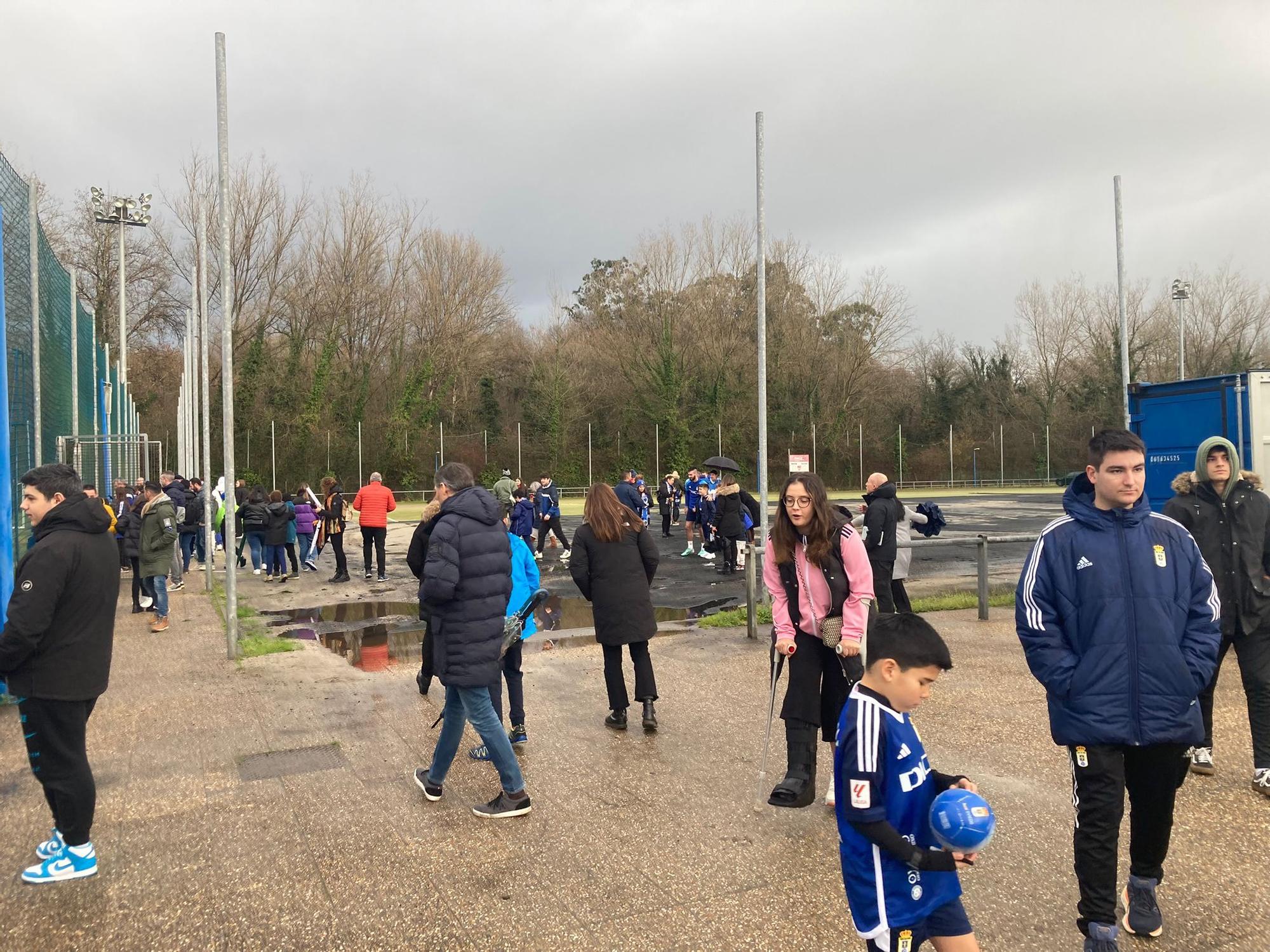 EN IMÁGENES: El Oviedismo inunda El Requexón en la previa de Reyes