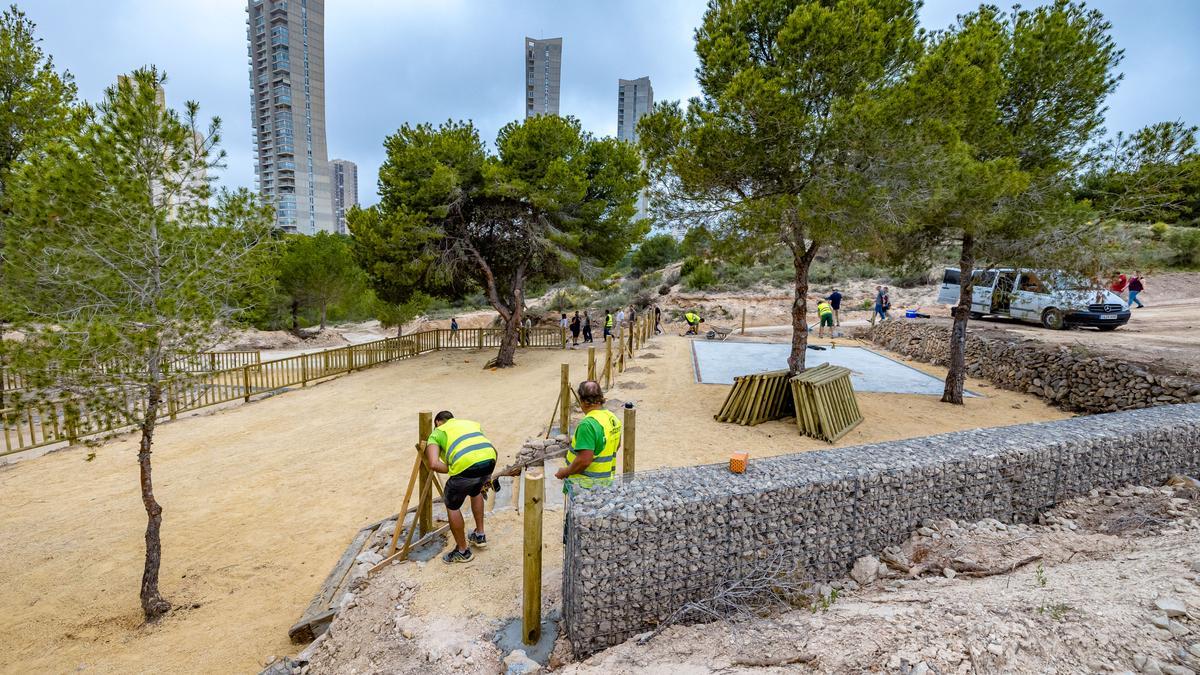 Las obras que se están realizando ya en el parque de El Moralet de Benidorm.
