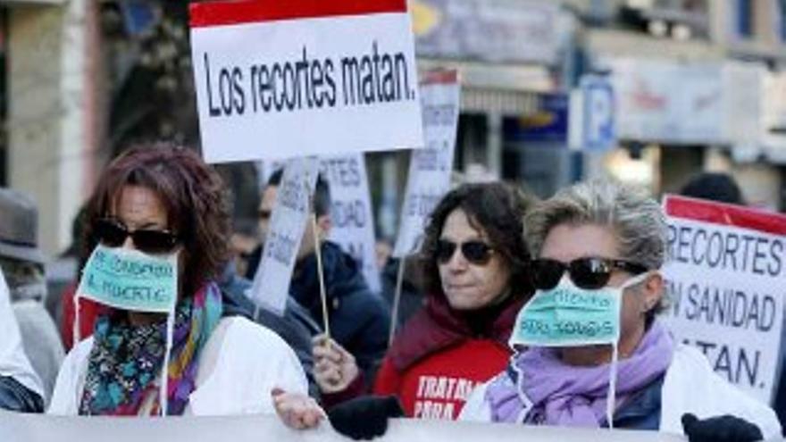 Afectados de hepatitis C marchan para pedir “tratamientos para todos”