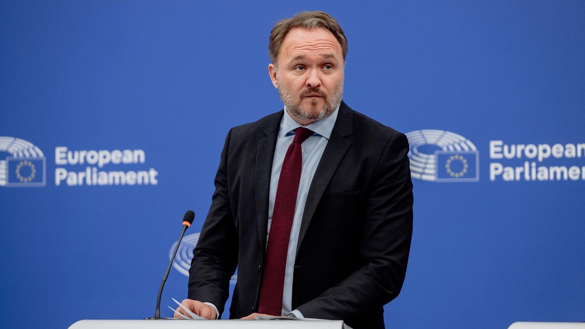 Archivo - HANDOUT - 06 May 2025, France, Strassburg: European Commissioner for Energy and Housing Dan Jorgensen speaks during a press conference at the European Parliament. Photo: Valentine Zeler/European Commission/dpa - ATTENTION: editorial use only and