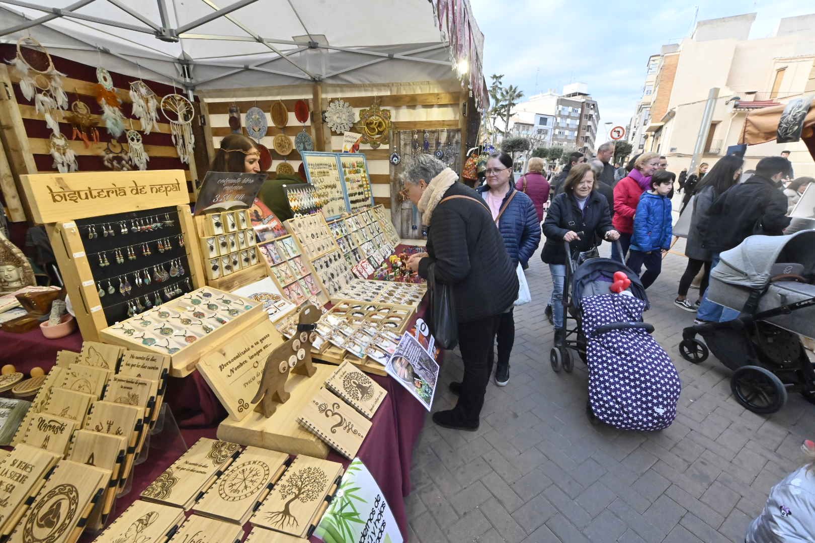 Acércate en imágenes al mercado medieval de Vila-real