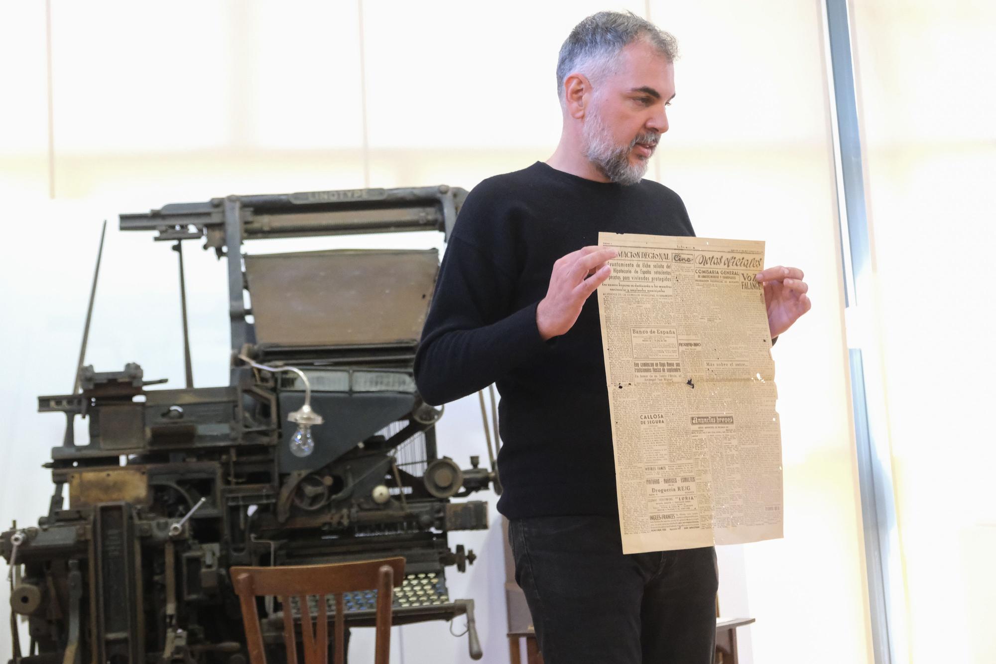 "Un taller de noticias", la nueva exposición del Museo Escolar de Puçol que recrea la antigua imprenta y redacción del Diario Información.