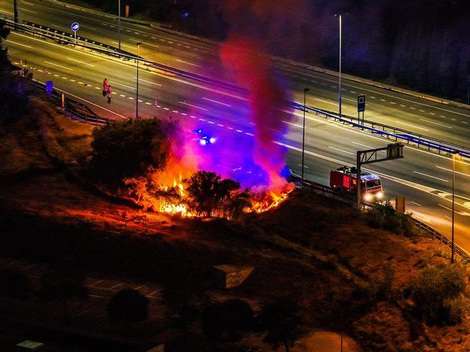 La Policía Local de Mataró detiene al autor de tres focos de incendio junto a la autopista C-32