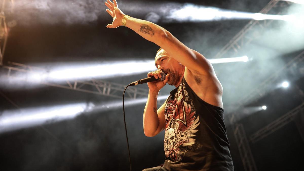 El Último Ke Zierre es uno de los grupos de punk-rock nacionales más emblemáticos desde su aparición en Burriana en 1987.