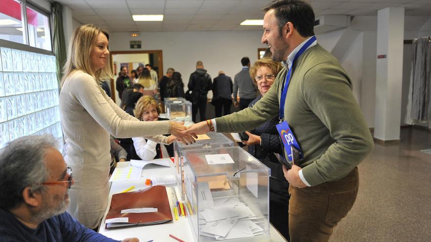 Pablo Ruz, votando esta mañana