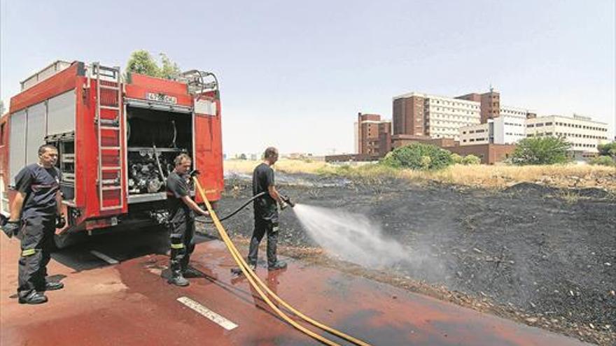 Los bomberos pacenses alegan contra los cambios en el sistema de refuerzo