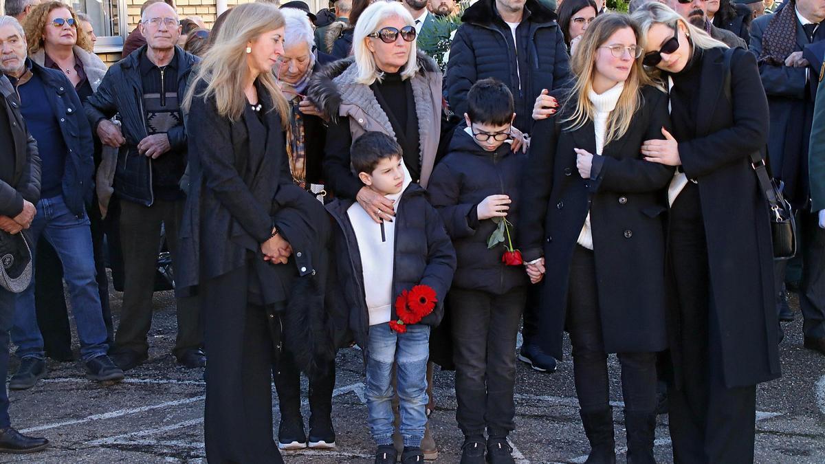 GALERÍA: Así ha sido el emotivo funeral para despedir al guardia civil David Pérez Carracedo en Nogarejas, León