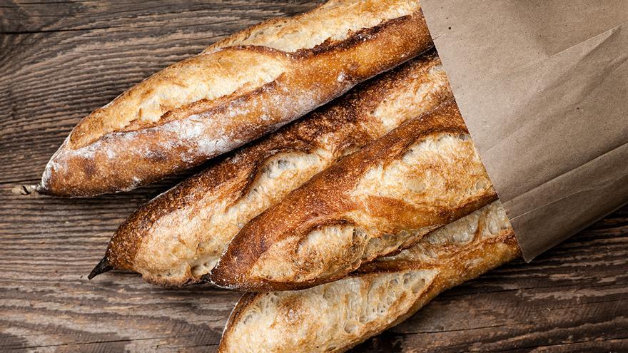 El truco de restaurante: la tendencia para descongelar pan que queda como recién horneado