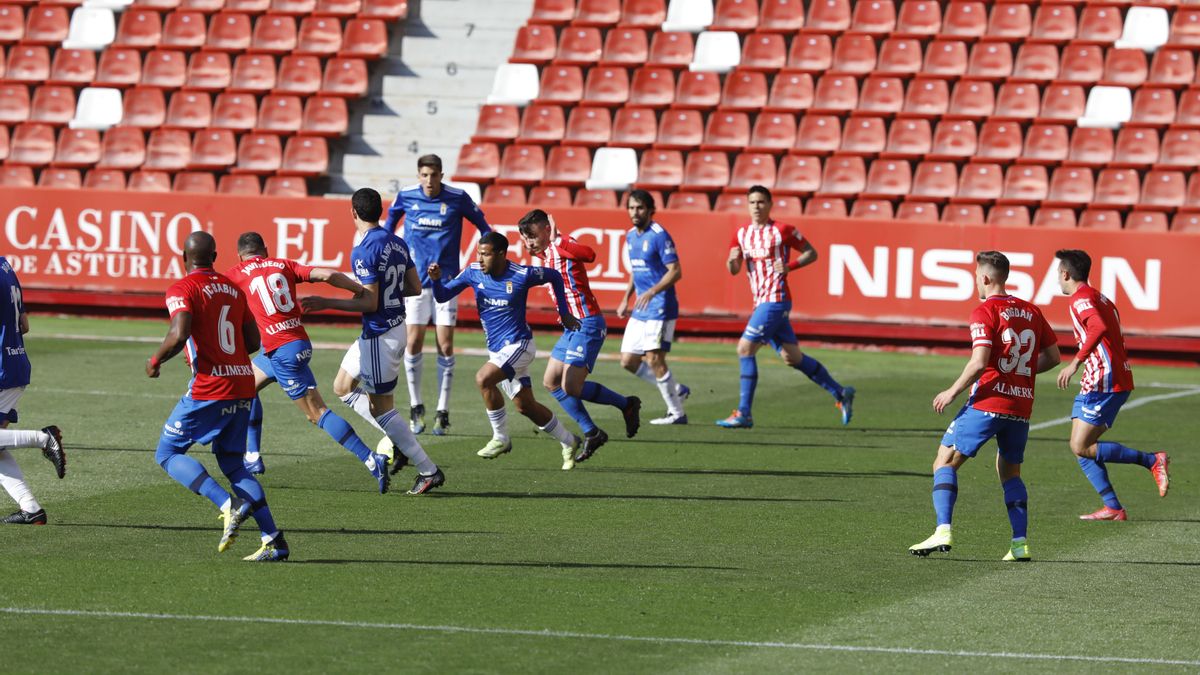 En imágenes: el derbi entre el Sporting y el Real Oviedo