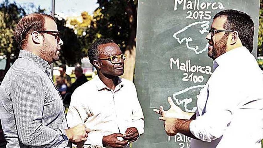 Mir, Balboa y Vidal, ayer al presentar su programa medioambiental.