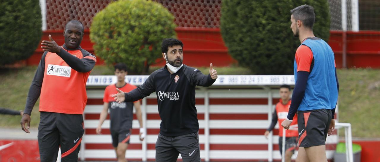 Gallega da órdenes en un entrenamiento de esta semana