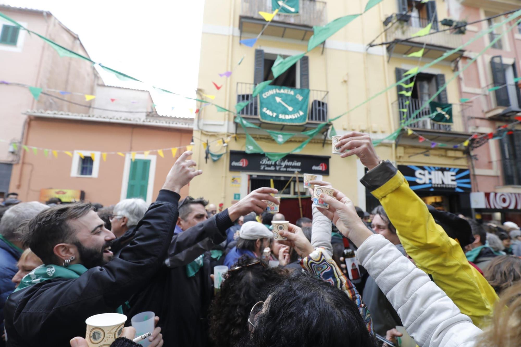 Sant Sebastià 2023: Chupinazo en el bar Can Vinagre