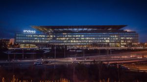 Endesa dispara el benefici un 30% i guanya més de mil milions en sis mesos malgrat l’apagada