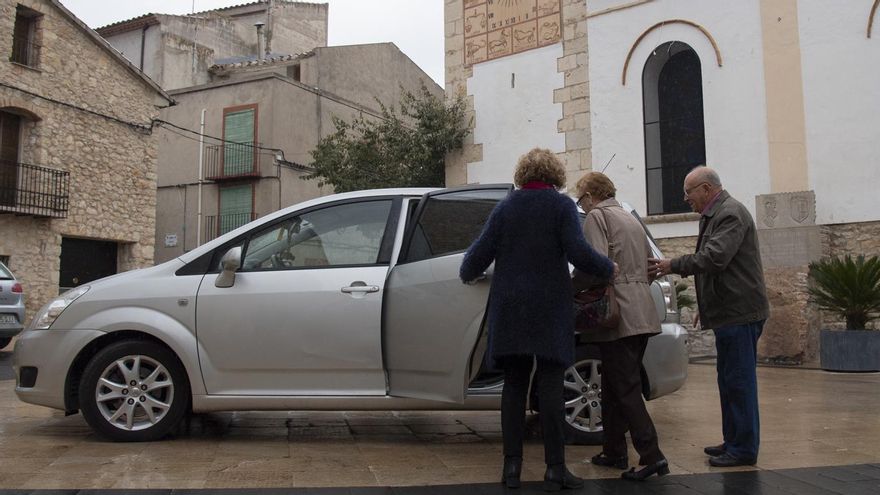 La Diputación ya ha impulsado en Castellón iniciativas similares como el taxi rural para ir al médico.