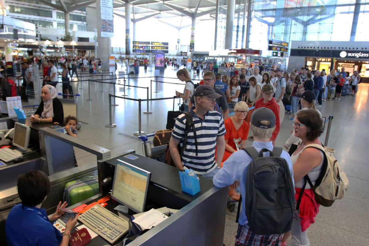 Operación salida en el aeropuerto de Málaga