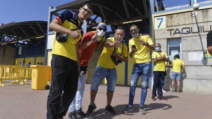 Ambiente durante el derbi en el Estadio de Gran Canaria